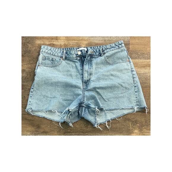 H&M denim cut-off shorts, raw edge size 12 - Picture 1 of 8